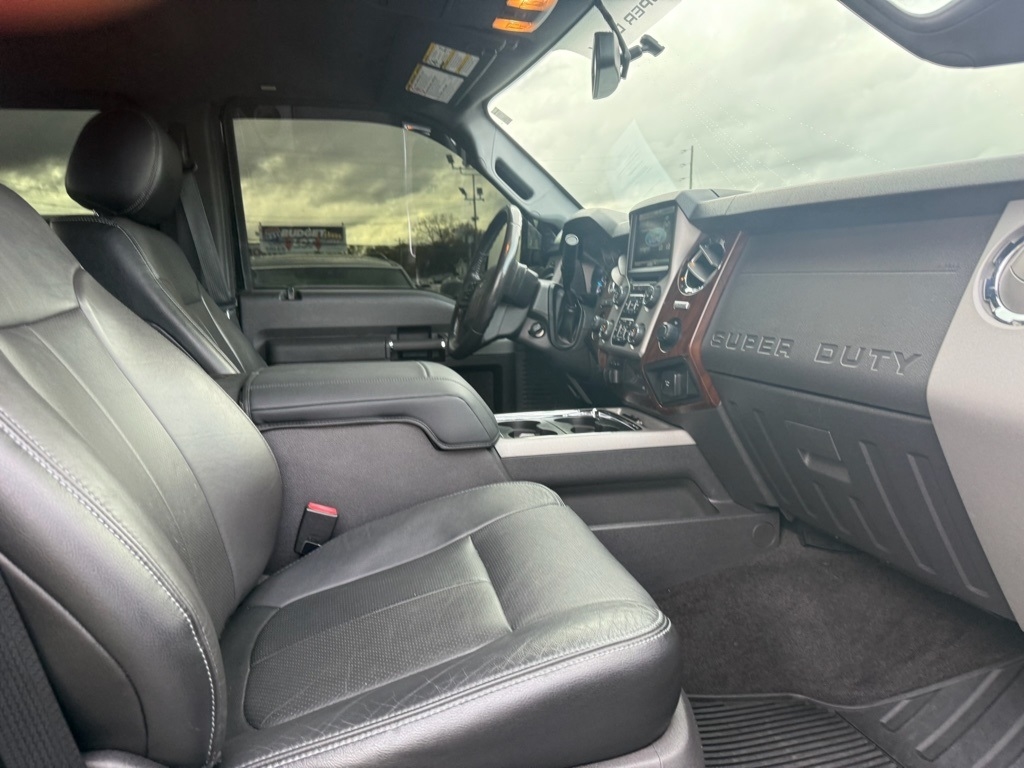 Ford F-250 SD Lariat Crew Cab 4WD 2016 Ford F-250 SD Lariat Crew Cab 4WD 2016