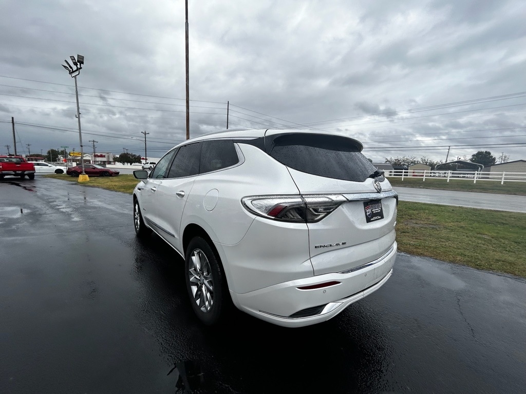 Buick Enclave Avenir FWD 2022 Buick Enclave Avenir FWD 2022