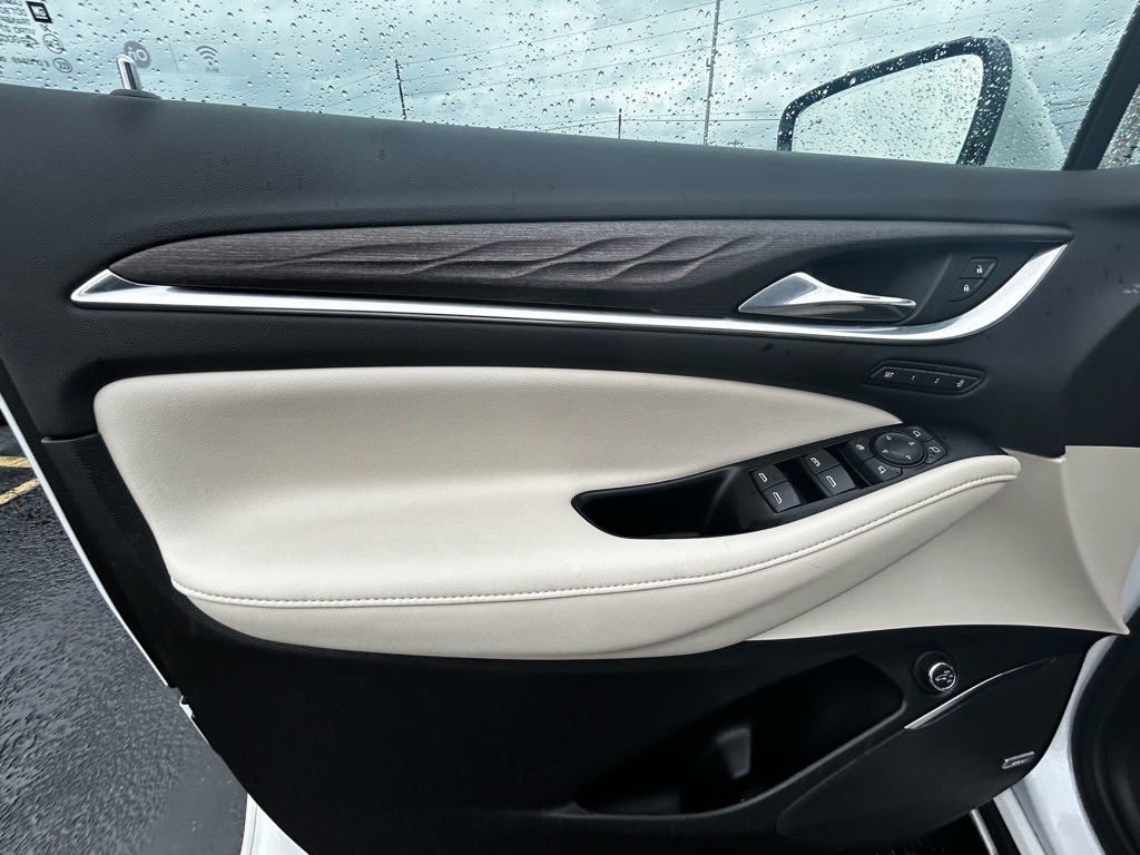 Buick Enclave Avenir FWD 2022 Buick Enclave Avenir FWD 2022