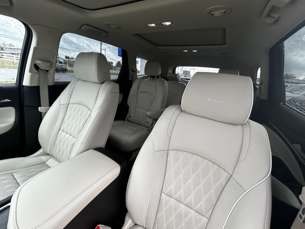 Buick Enclave Avenir FWD 2022 Buick Enclave Avenir FWD 2022