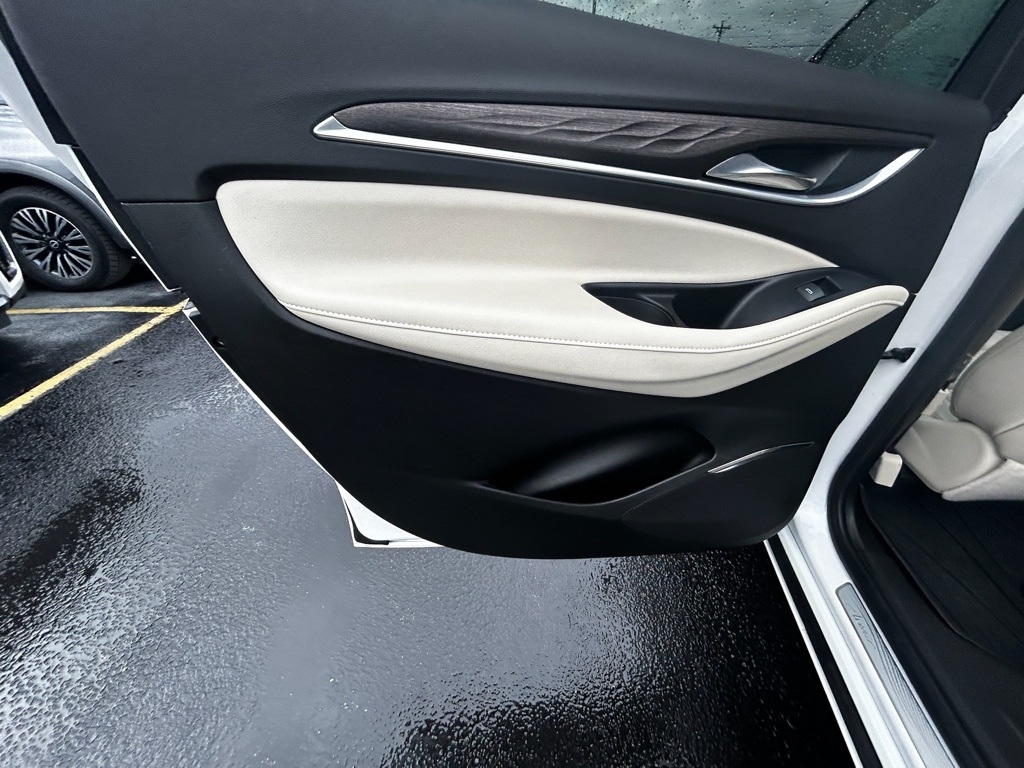 Buick Enclave Avenir FWD 2022 Buick Enclave Avenir FWD 2022