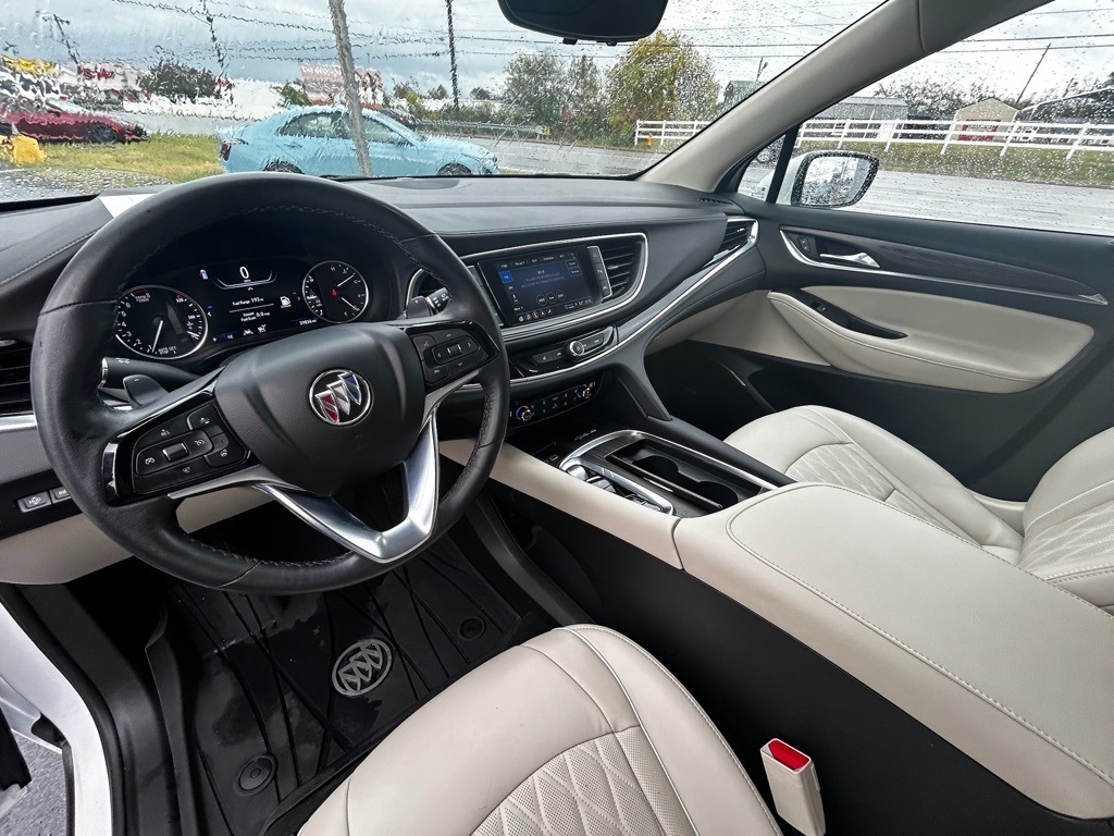 Buick Enclave Avenir FWD 2022 Buick Enclave Avenir FWD 2022