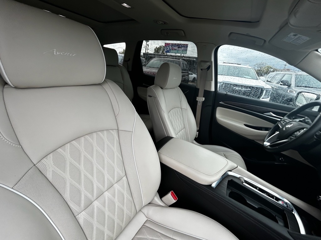 Buick Enclave Avenir FWD 2022 Buick Enclave Avenir FWD 2022