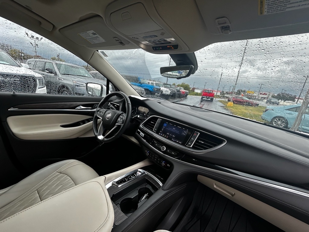 Buick Enclave Avenir FWD 2022 Buick Enclave Avenir FWD 2022