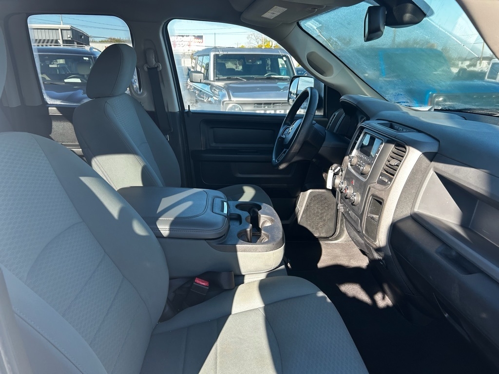 RAM 1500 Tradesman Quad Cab 2WD 2018 RAM 1500 Tradesman Quad Cab 2WD 2018