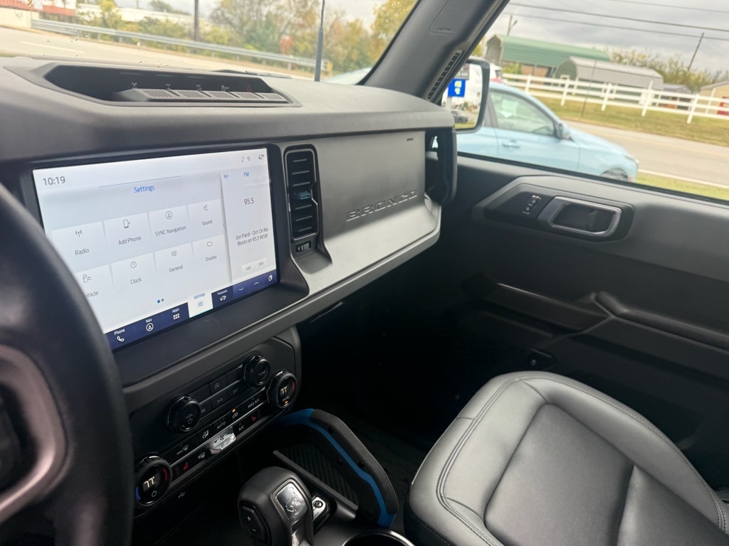 Ford Bronco Black Diamond 4-Door 2024 Ford Bronco Black Diamond 4-Door 2024