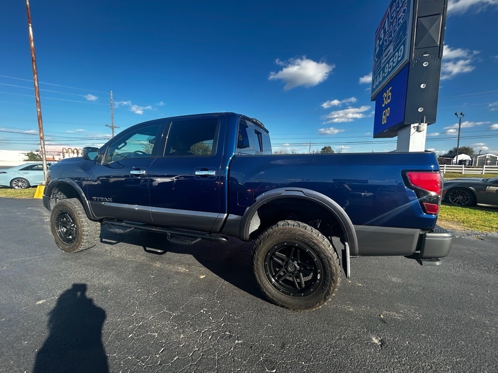 Nissan Titan Platinum Reserve Crew Cab 4WD 2022 Nissan Titan Platinum Reserve Crew Cab 4WD 2022