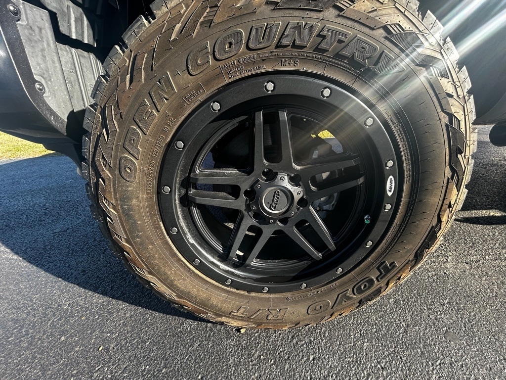 Nissan Titan Platinum Reserve Crew Cab 4WD 2022 Nissan Titan Platinum Reserve Crew Cab 4WD 2022