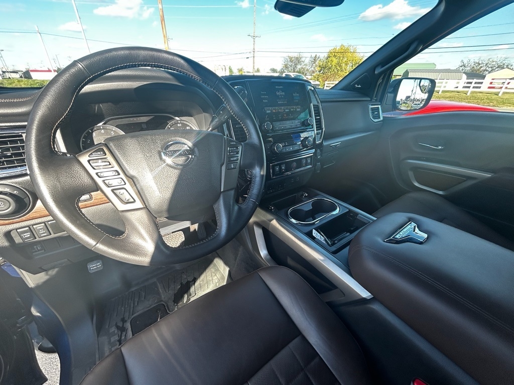 Nissan Titan Platinum Reserve Crew Cab 4WD 2022 Nissan Titan Platinum Reserve Crew Cab 4WD 2022