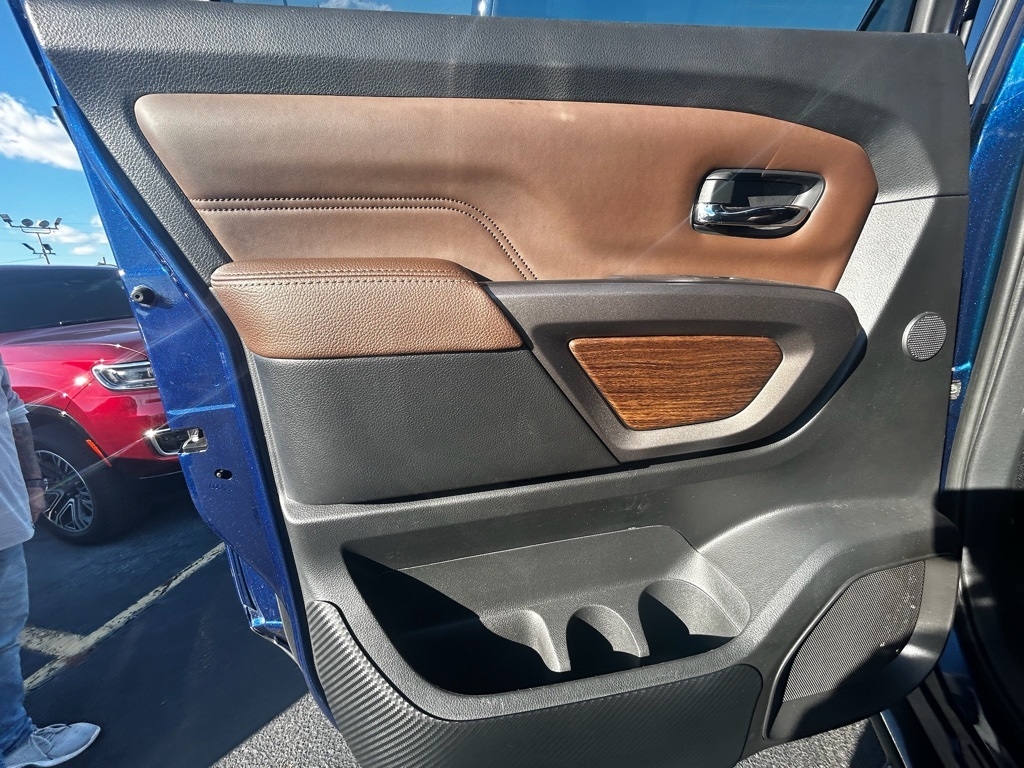 Nissan Titan Platinum Reserve Crew Cab 4WD 2022 Nissan Titan Platinum Reserve Crew Cab 4WD 2022