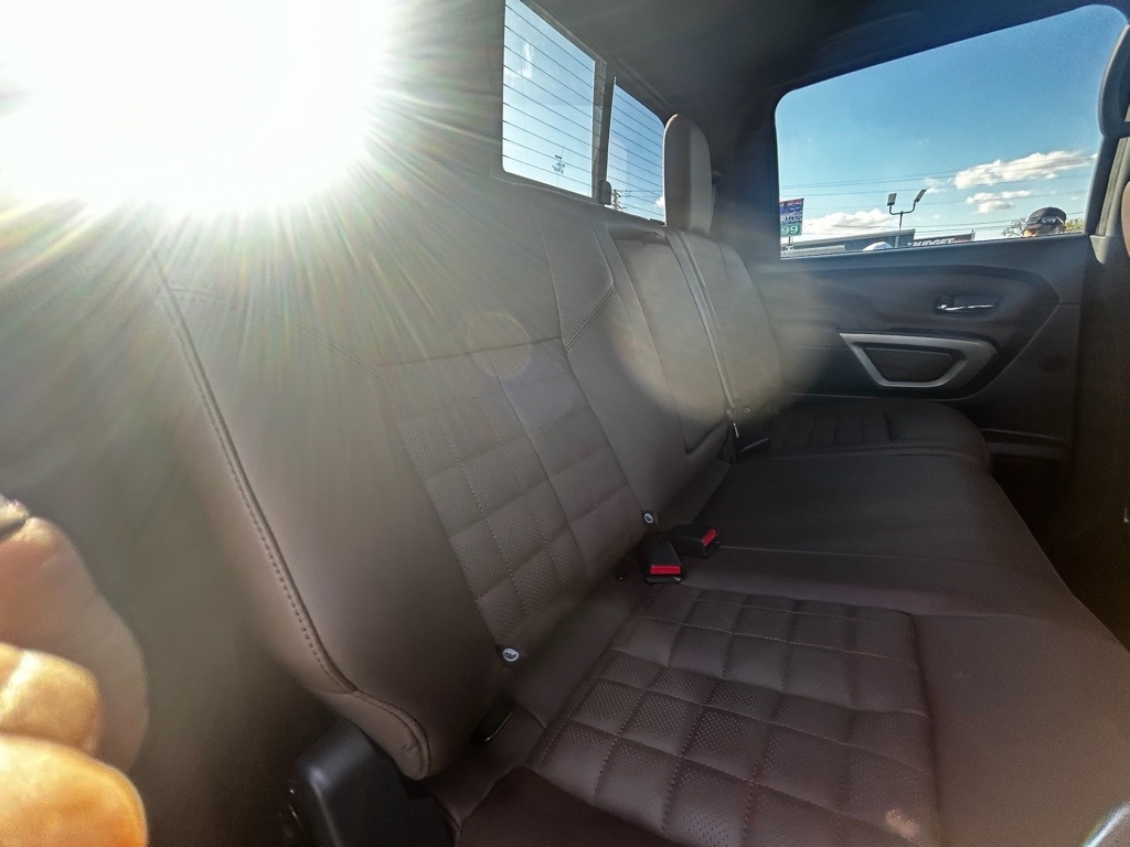 Nissan Titan Platinum Reserve Crew Cab 4WD 2022 Nissan Titan Platinum Reserve Crew Cab 4WD 2022