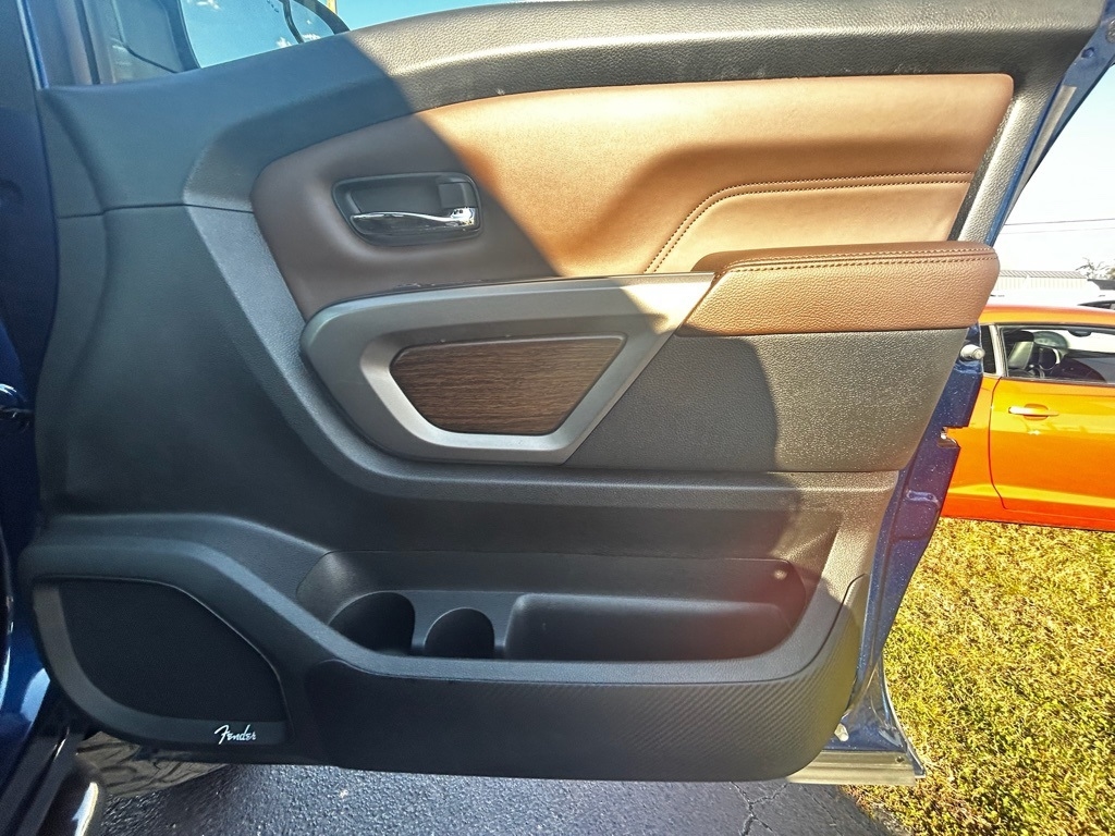 Nissan Titan Platinum Reserve Crew Cab 4WD 2022 Nissan Titan Platinum Reserve Crew Cab 4WD 2022