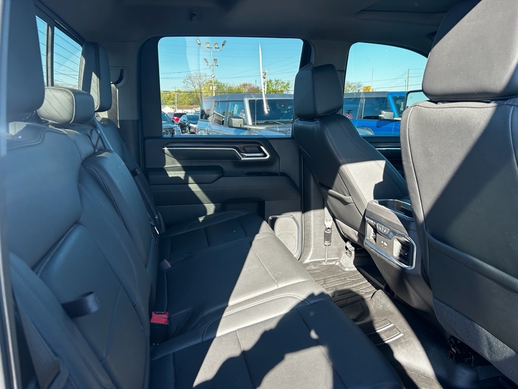 GMC Sierra 2500HD SLT Crew Cab 2WD 2024 GMC Sierra 2500HD SLT Crew Cab 2WD 2024