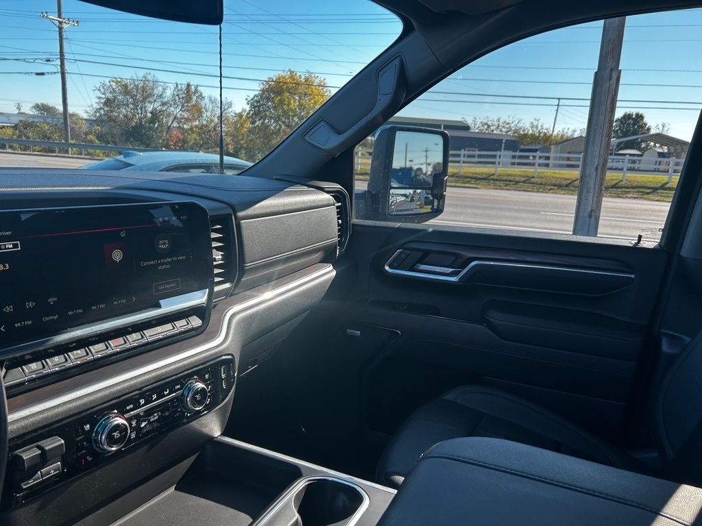 GMC Sierra 2500HD SLT Crew Cab 2WD 2024 GMC Sierra 2500HD SLT Crew Cab 2WD 2024