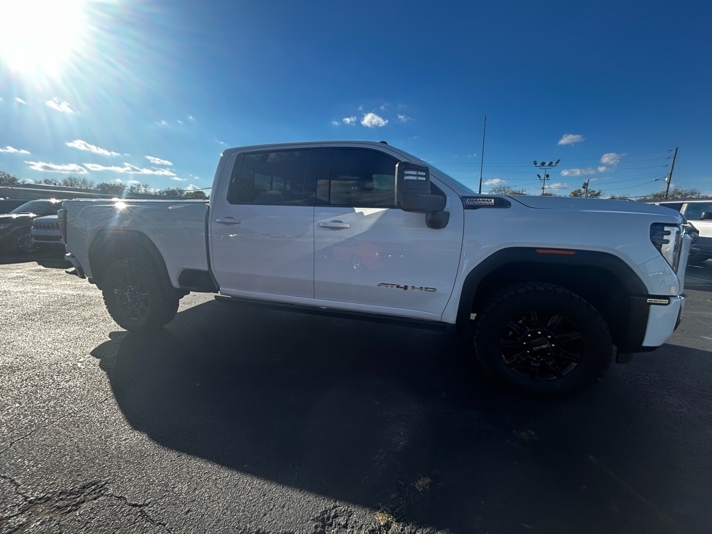 GMC Sierra 2500HD AT4 Crew Cab 4WD 2024 GMC Sierra 2500HD AT4 Crew Cab 4WD 2024