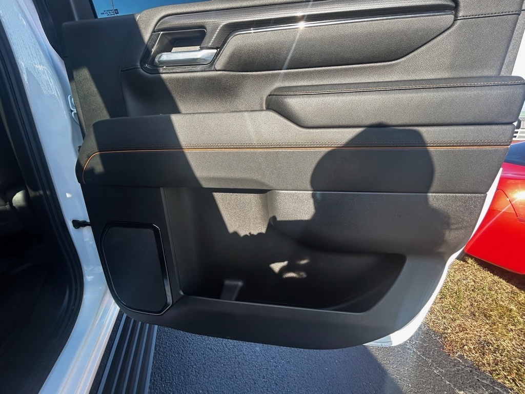 GMC Sierra 2500HD AT4 Crew Cab 4WD 2024 GMC Sierra 2500HD AT4 Crew Cab 4WD 2024