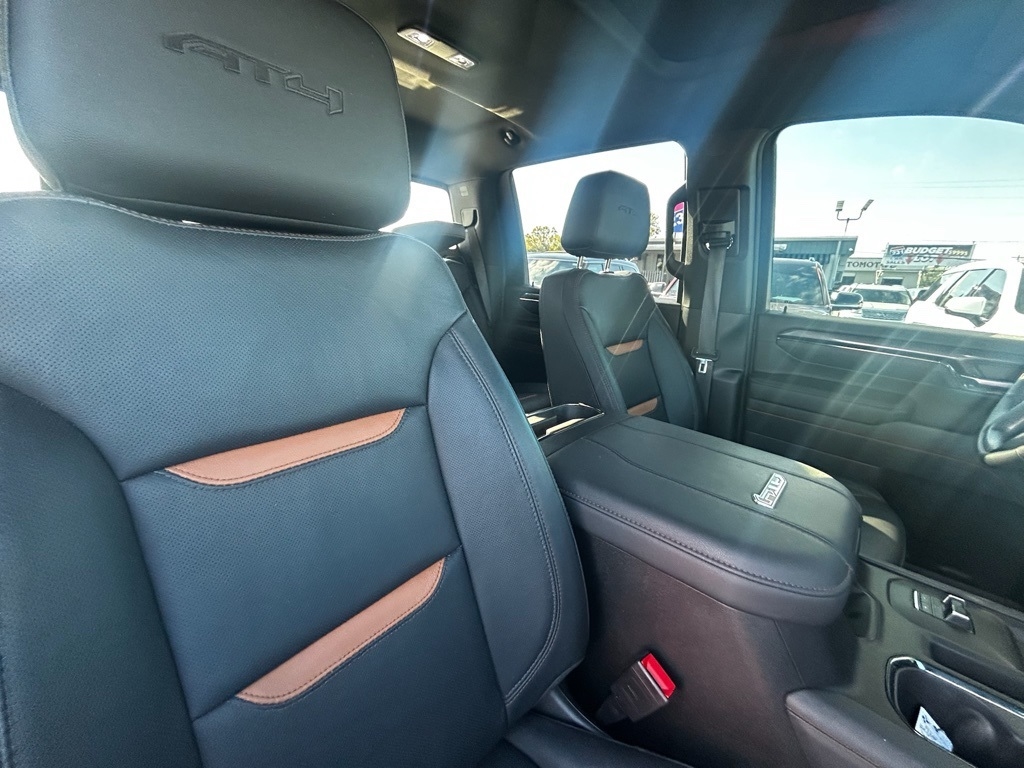 GMC Sierra 2500HD AT4 Crew Cab 4WD 2024 GMC Sierra 2500HD AT4 Crew Cab 4WD 2024