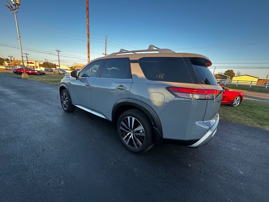Nissan Pathfinder Platinum 4WD 2024 Nissan Pathfinder Platinum 4WD 2024