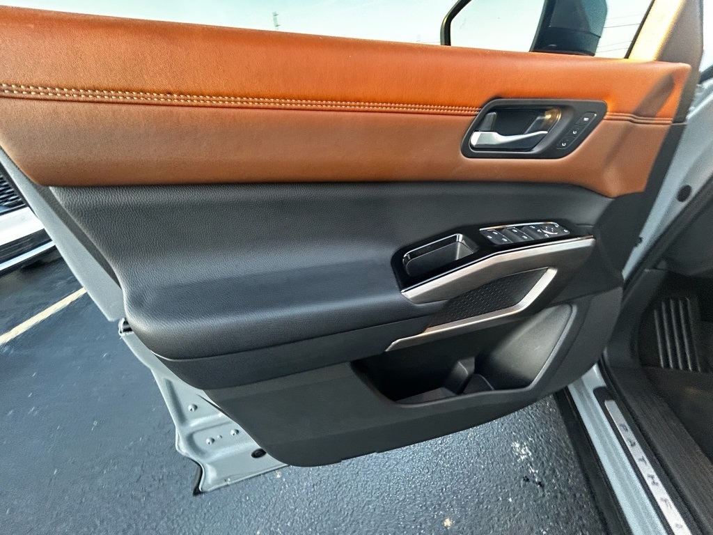 Nissan Pathfinder Platinum 4WD 2024 Nissan Pathfinder Platinum 4WD 2024