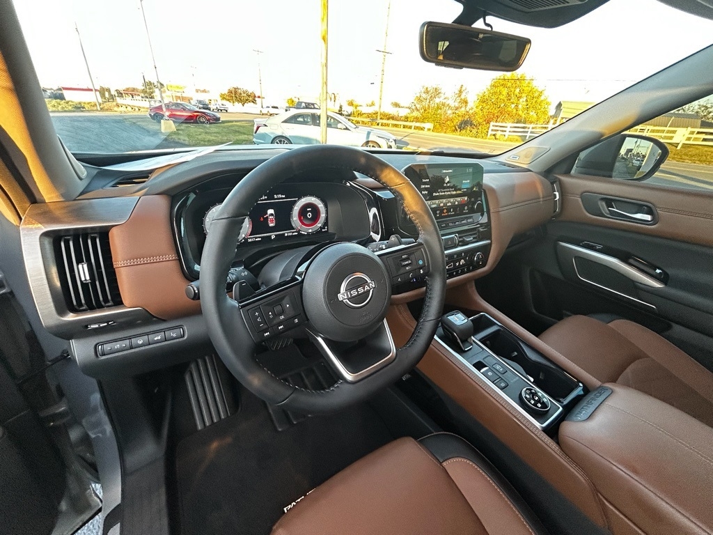 Nissan Pathfinder Platinum 4WD 2024 Nissan Pathfinder Platinum 4WD 2024