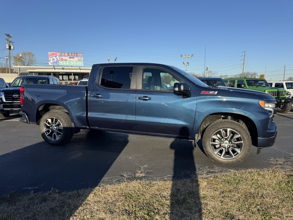 2022 Chevrolet Silverado 1500 RST photo 2