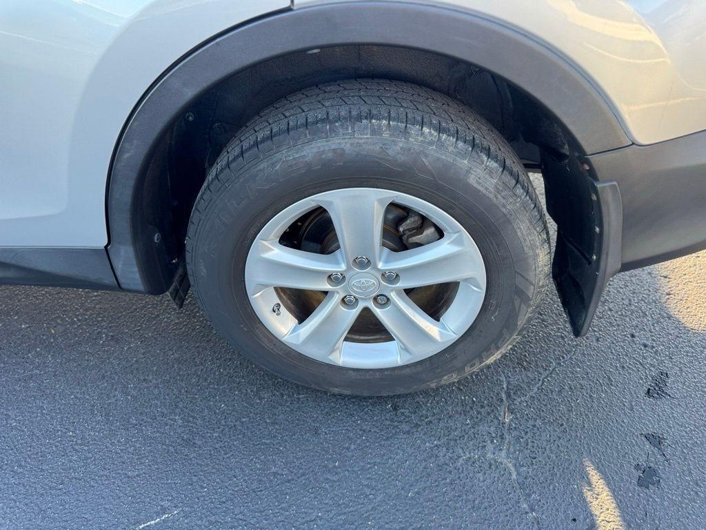 Toyota RAV4 XLE AWD 2013