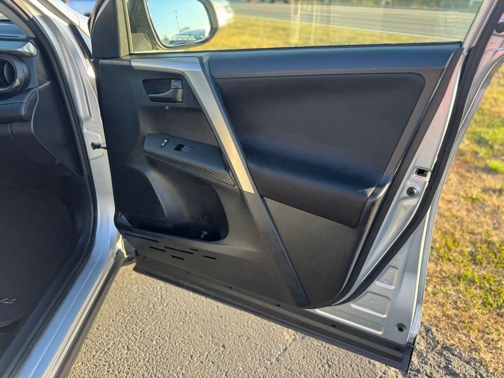 Toyota RAV4 XLE AWD 2013