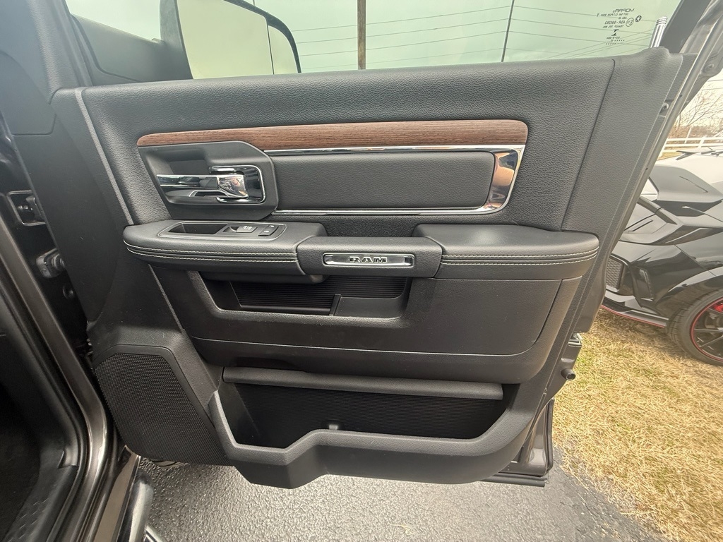 RAM 2500 Laramie Crew Cab SWB 4WD 2017