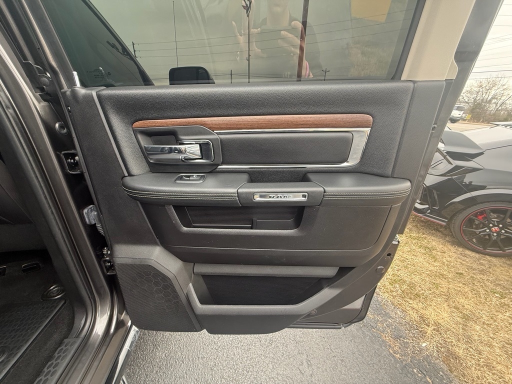 RAM 2500 Laramie Crew Cab SWB 4WD 2017