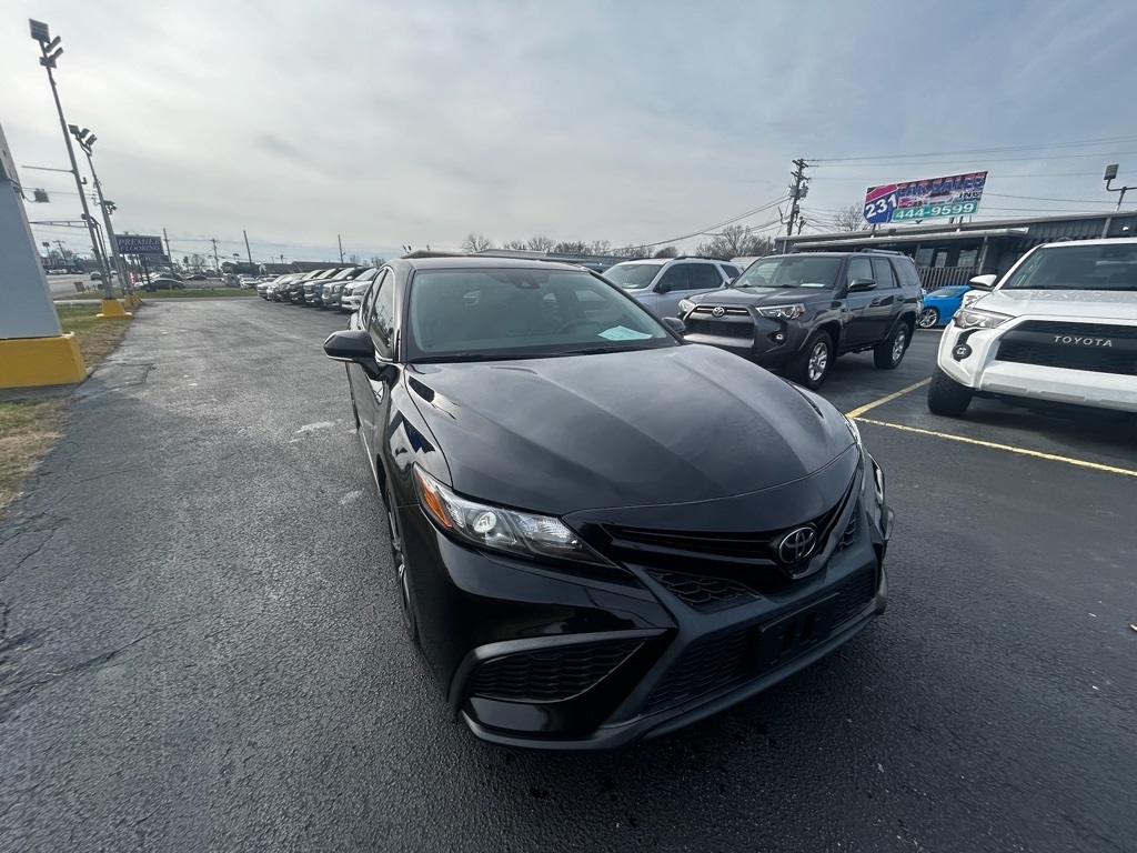 2022 Toyota Camry SE