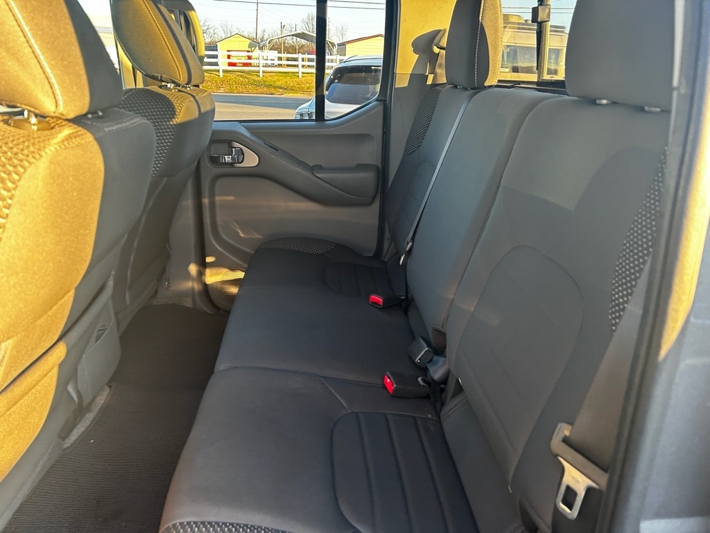 Nissan Frontier S Crew Cab 5AT 2WD 2017