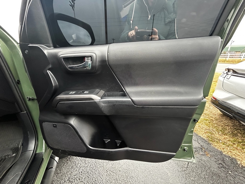 Toyota Tacoma TRD Offroad Dbl Cab 4WD V6 at 2021