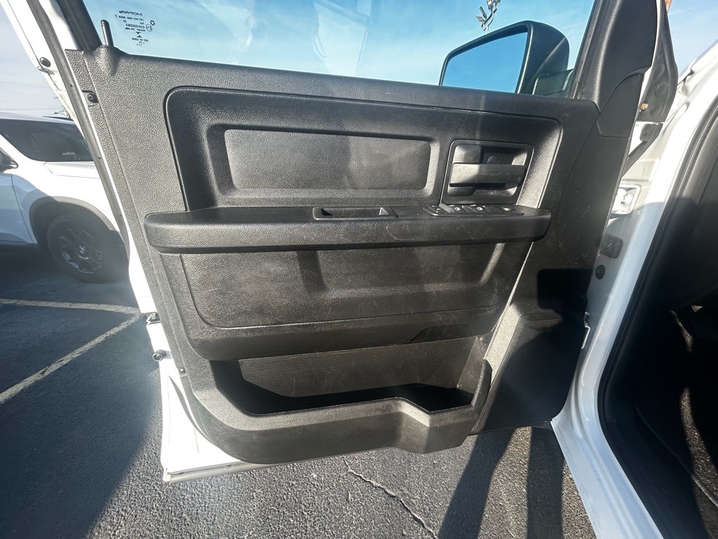 RAM 1500 Tradesman Crew Cab SWB 4WD 2013