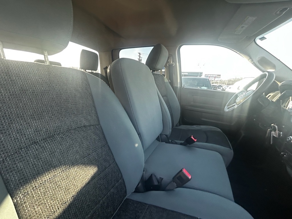 RAM 1500 Tradesman Crew Cab SWB 4WD 2013