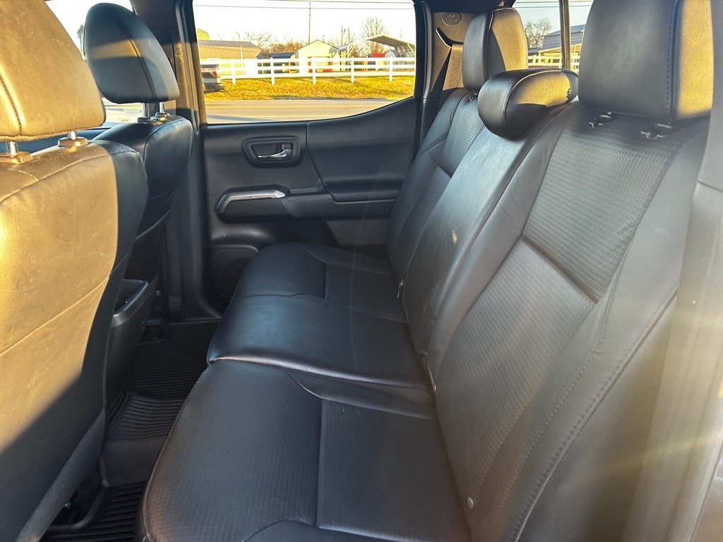 Toyota Tacoma Limited Double Cab V6 6AT 4WD 2021