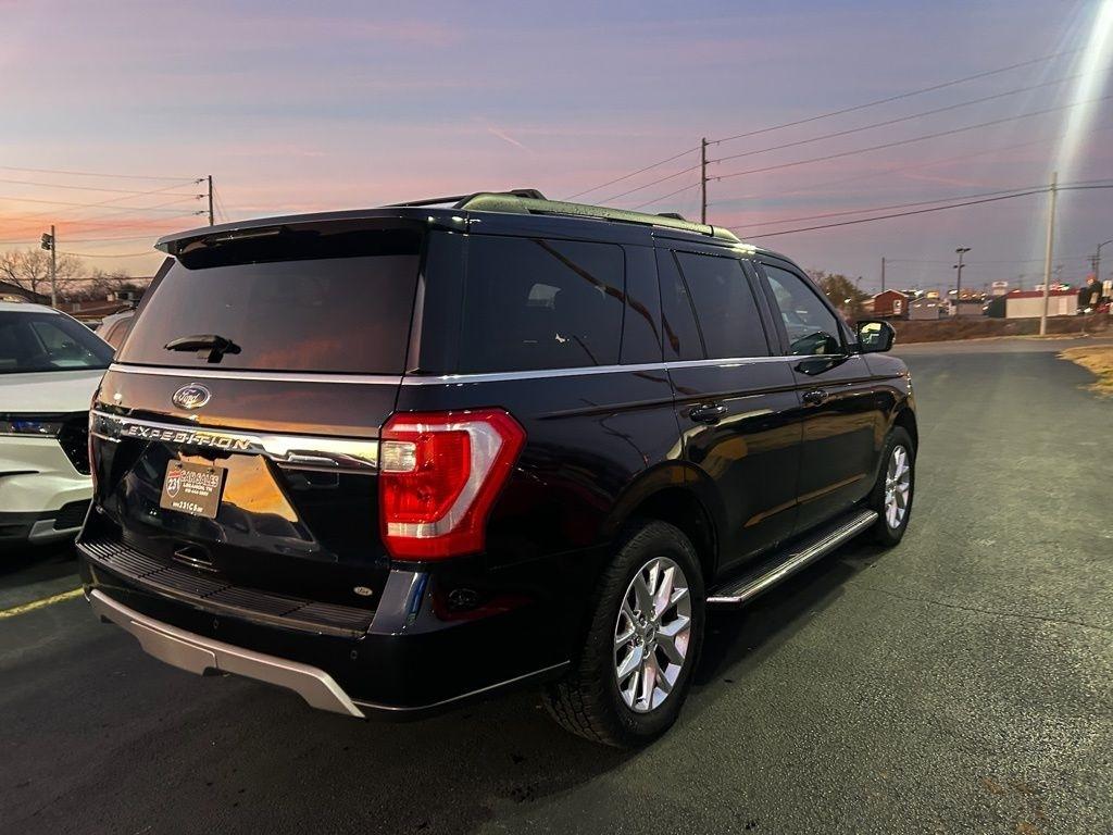 Ford Expedition XLT 4WD 2021