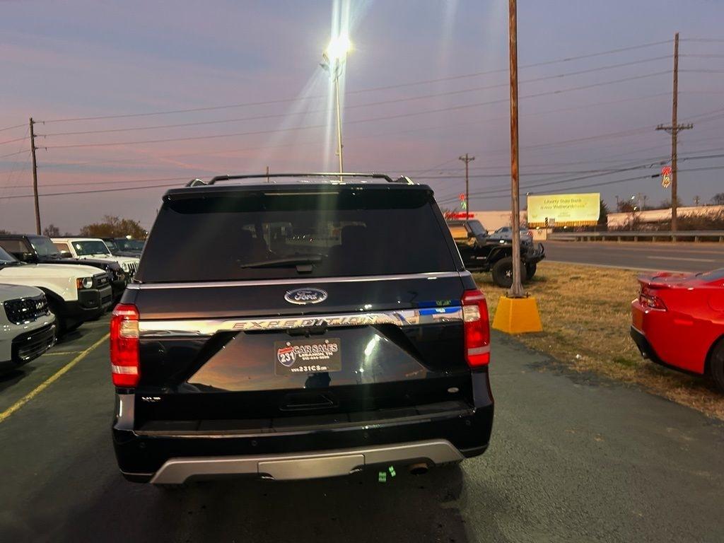 Ford Expedition XLT 4WD 2021