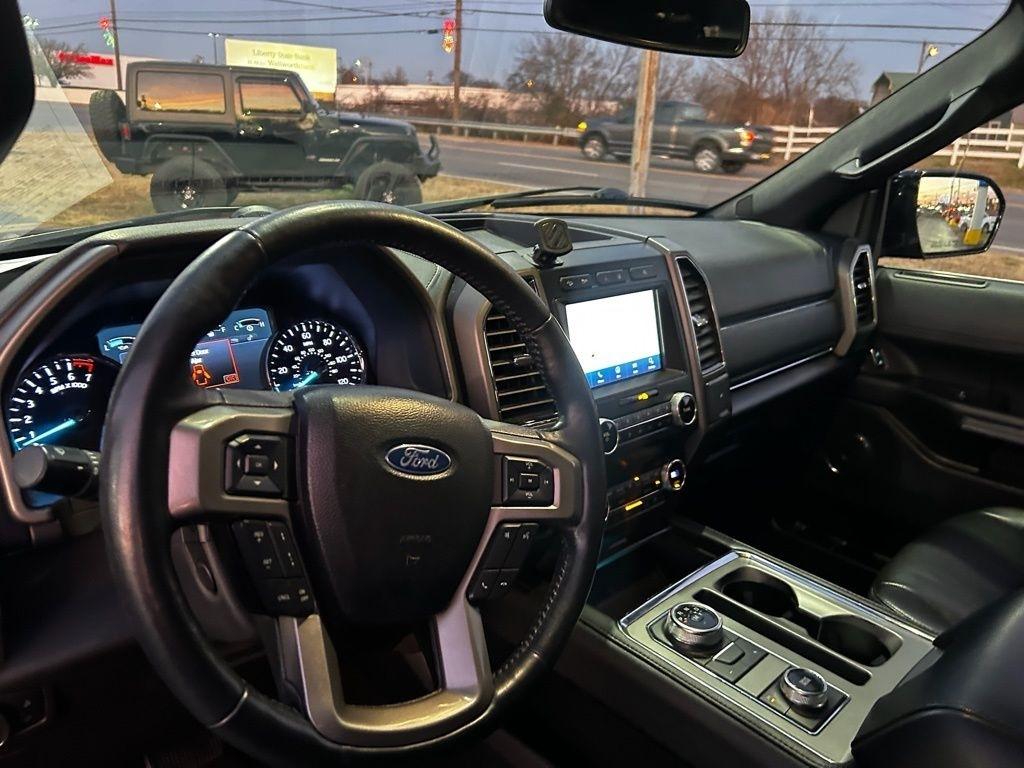 Ford Expedition XLT 4WD 2021