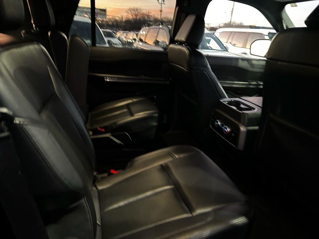 Ford Expedition XLT 4WD 2021