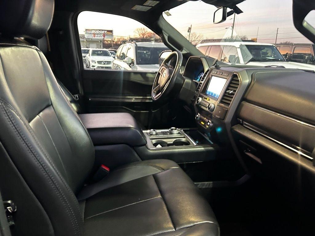 Ford Expedition XLT 4WD 2021