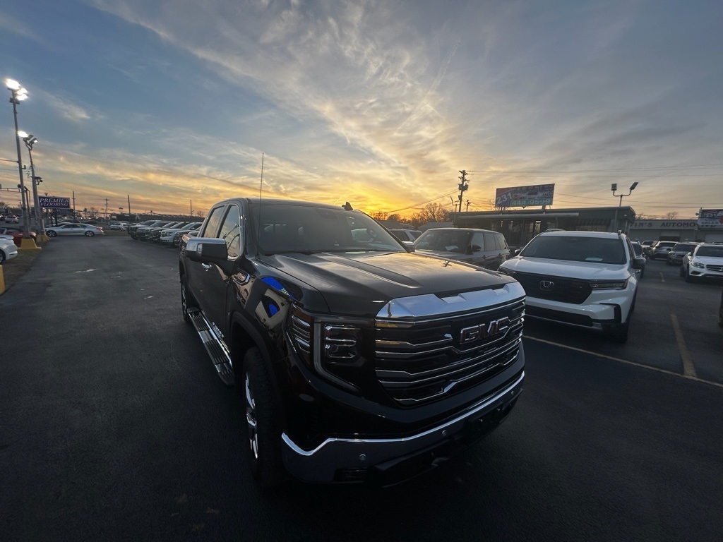 2024 GMC Sierra 1500 SLT Crew Cab 4WD