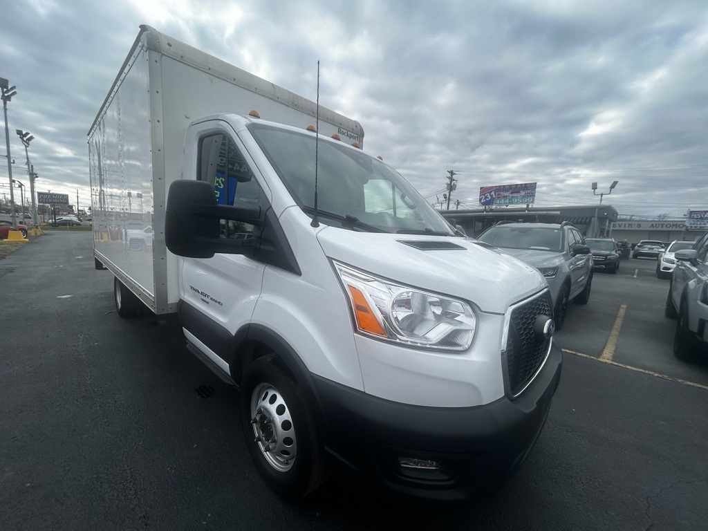 2020 Ford Transit Cutaway Base's photo