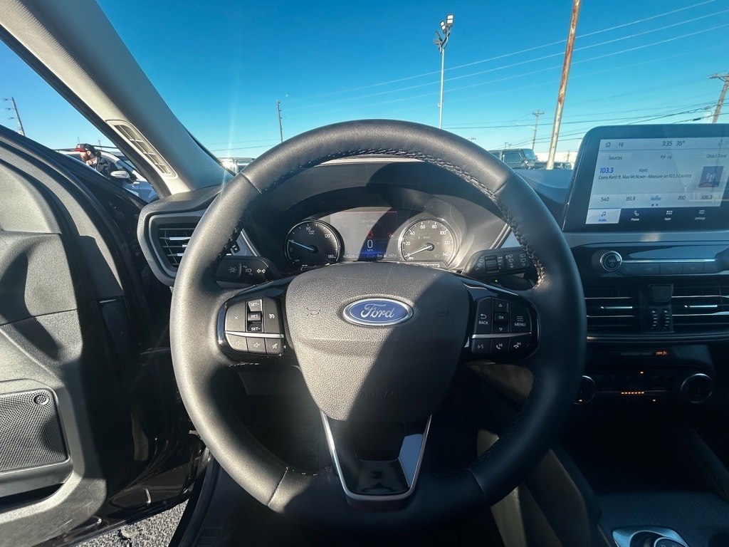 Ford Escape Plug-in Hybrid SEL 2022