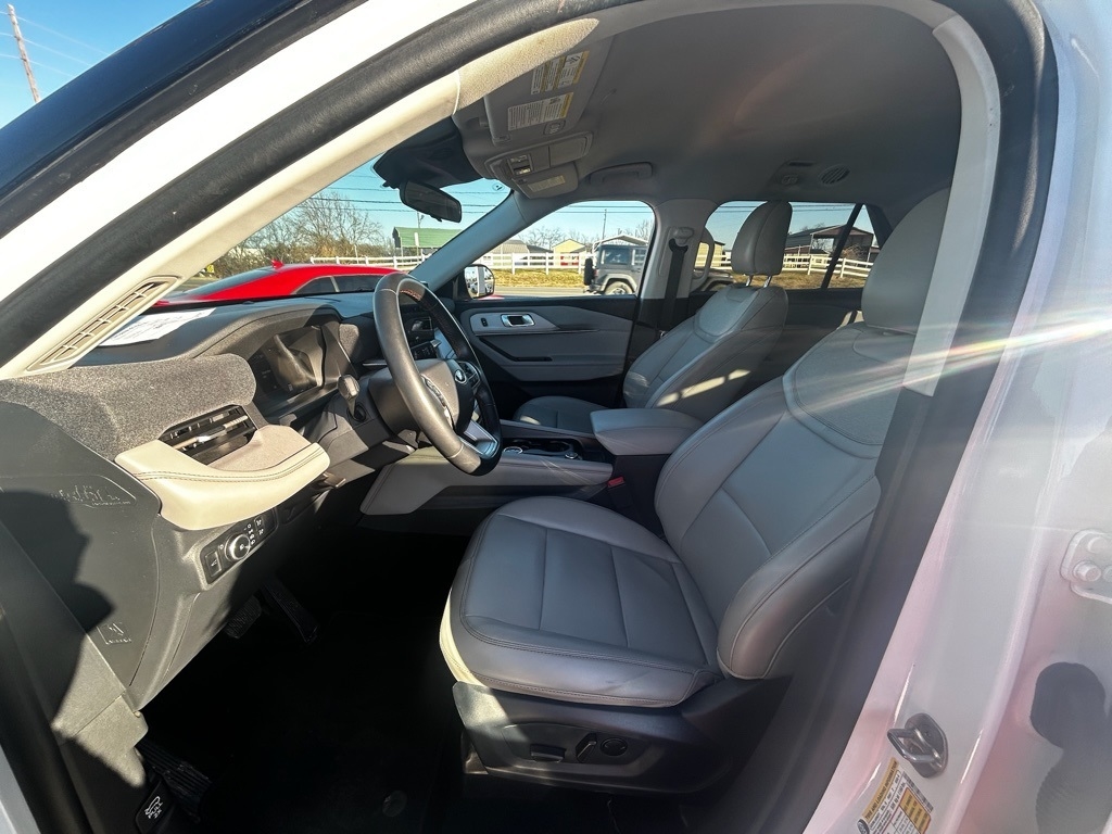 Ford Explorer Active 2025