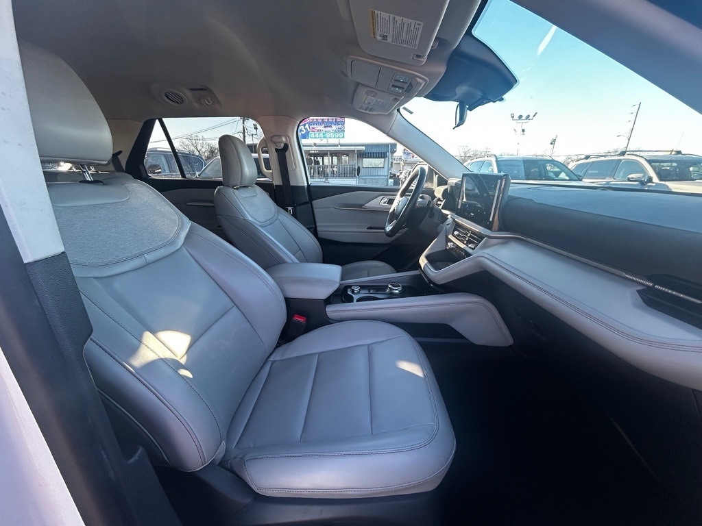 Ford Explorer Active 2025