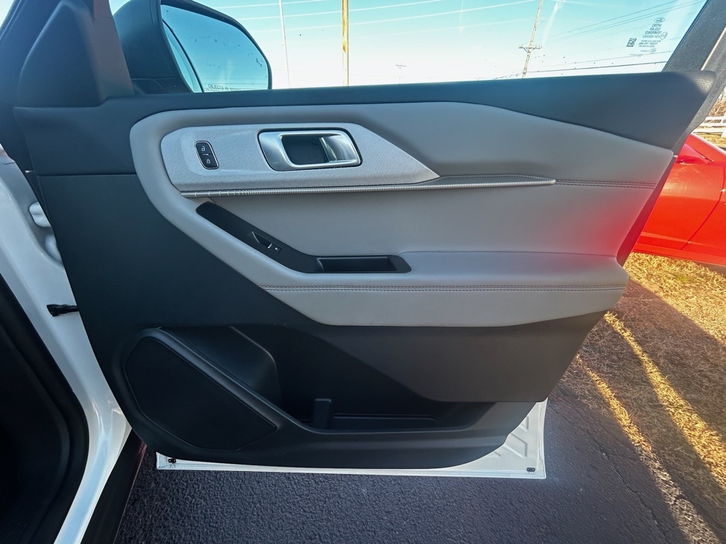 Ford Explorer Active 2025