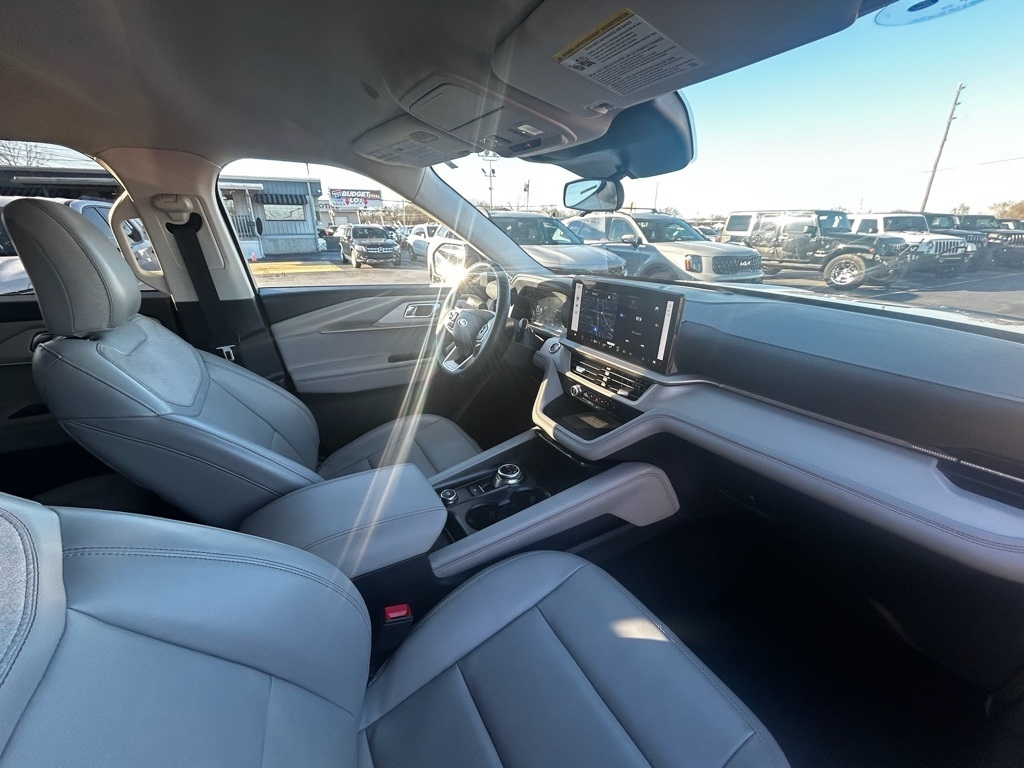 Ford Explorer Active 2025