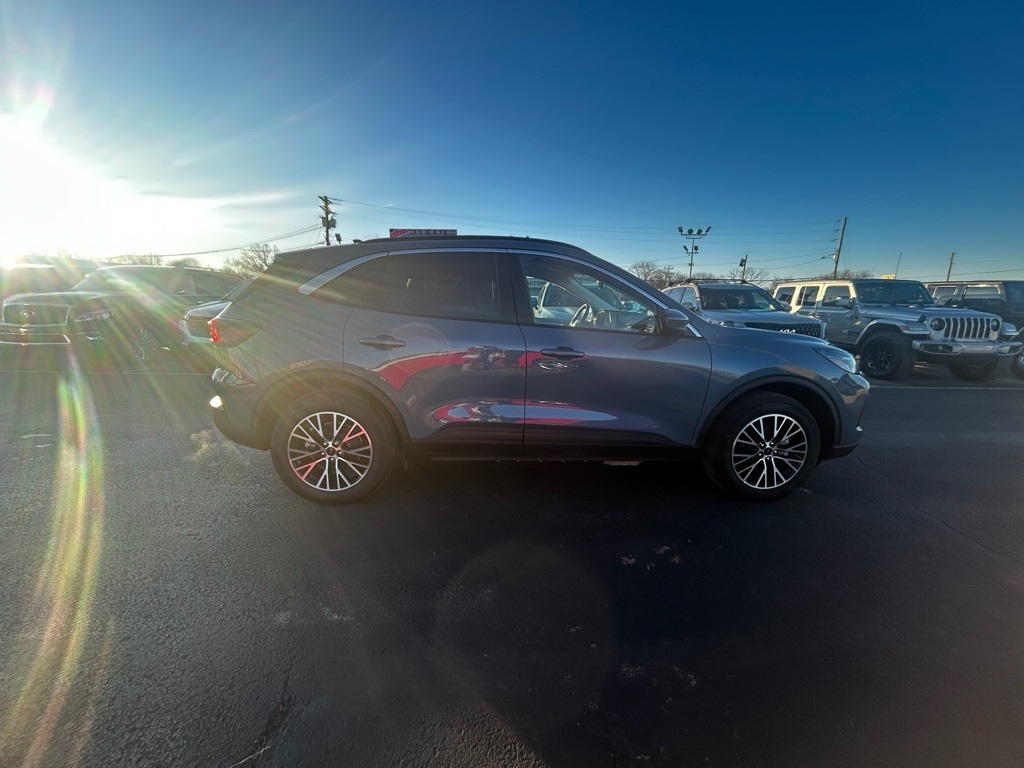 Ford Escape Plug-in Hybrid Base 2024