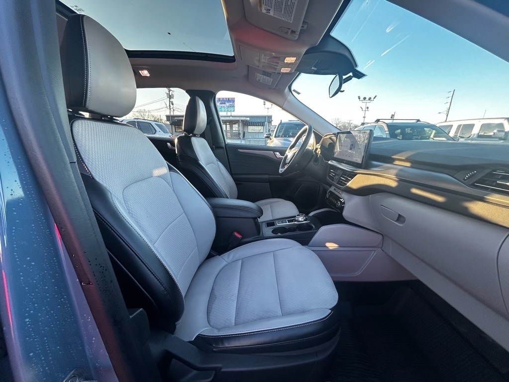 Ford Escape Plug-in Hybrid Base 2024