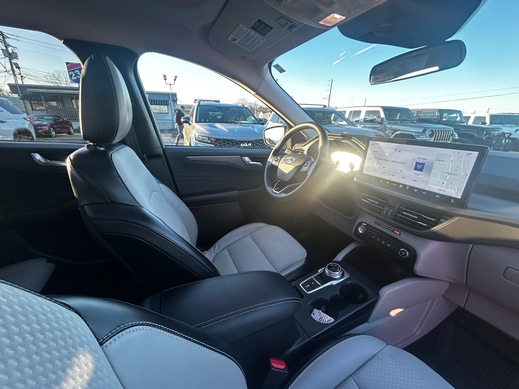 Ford Escape Plug-in Hybrid Base 2024